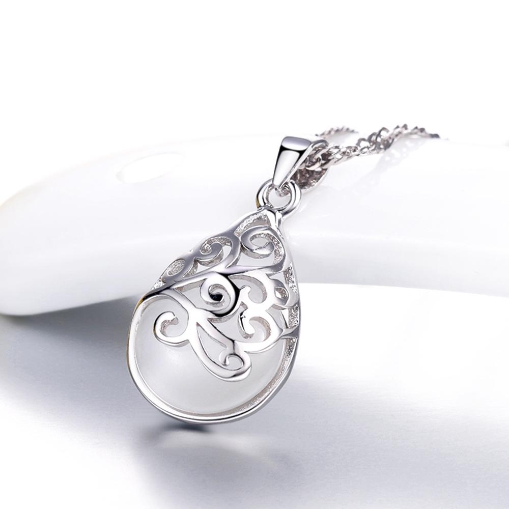 Weihua Silver-Plated Moonlight Cat's Eye Stone Love Pendant Necklace for Women