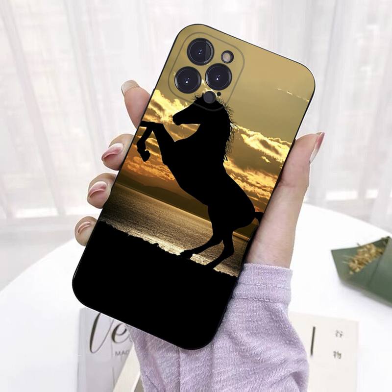 Running Horse Phone Case For iPhone 8 7 6 6S Plus X SE 2020 XR XS 14 11 12 13 Mini Pro Max Mobile Case