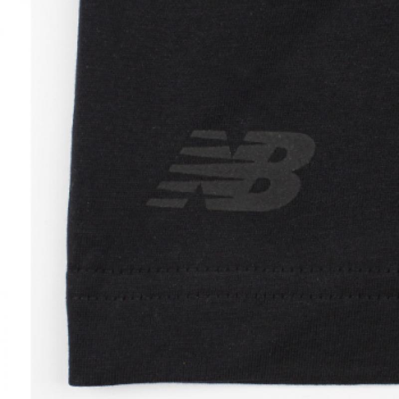 New Balance EssenTial Small Logo T shirT Nbneg21203