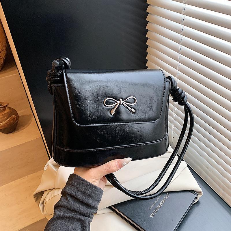 

Today s popular bow crossbody small bag new niche design commuter bag fashionable women s shoulder bag чорний