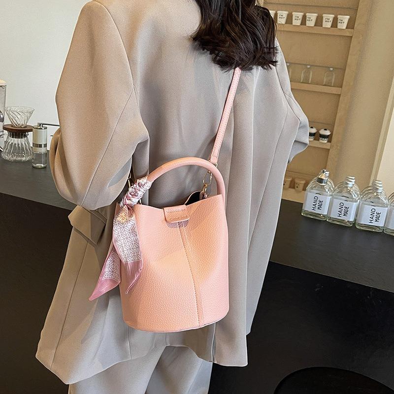Spring Fashion Handbag New Small Fresh Shoulder Messenger Bag Bucket Bag Women's Bag