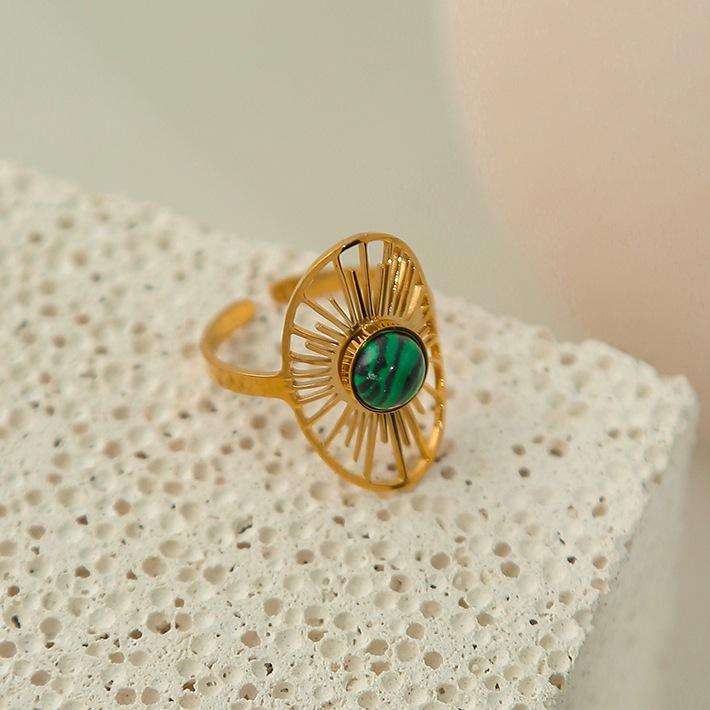 Green Natural Stone Necklace, Bracelet, Earrings, Niche Design, 18K Gold-Plated Jewelry Set.