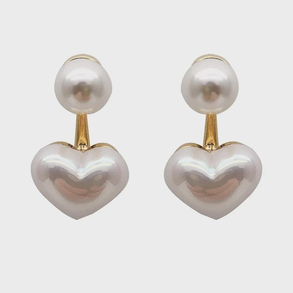 Sweet and Fashionable Pearl Heart Earrings: Cute, Two-Piece 925 Silver Needle Earrings, Versatile and Simple for Everyday Wear.