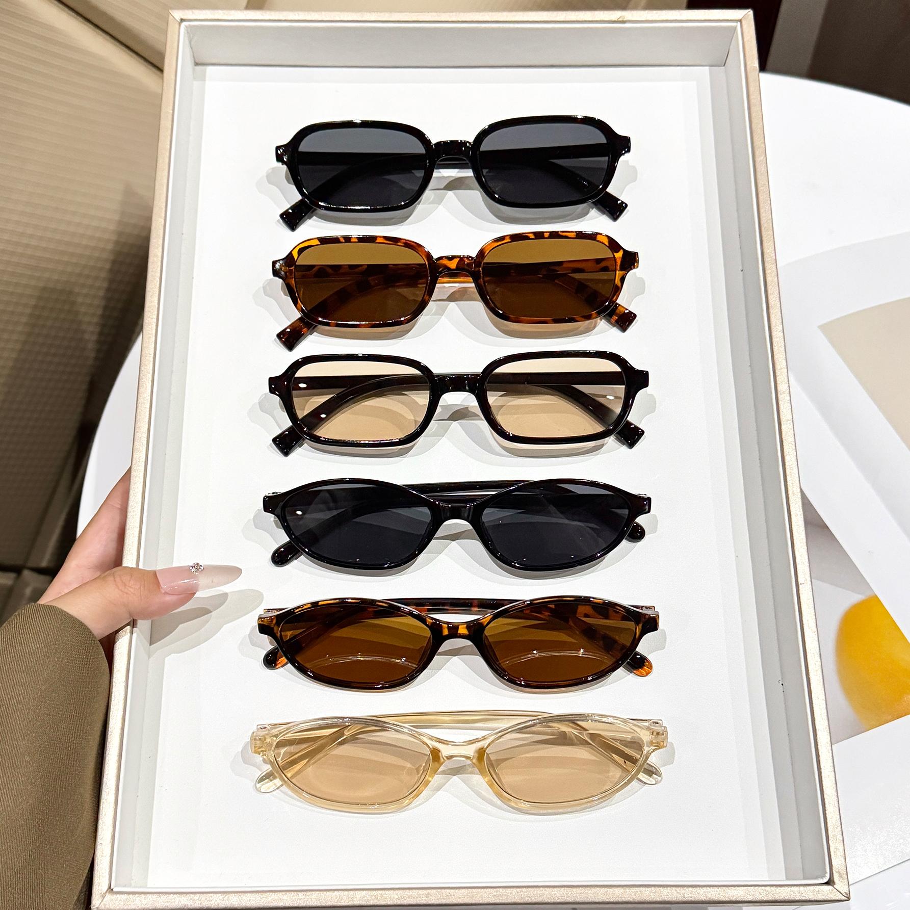 

6Pcs Women s Mixed Fashion Eyewear Set/Chic Black, Tortoiseshell, and Leopard Print Frames/Perfect Gift for Family Members