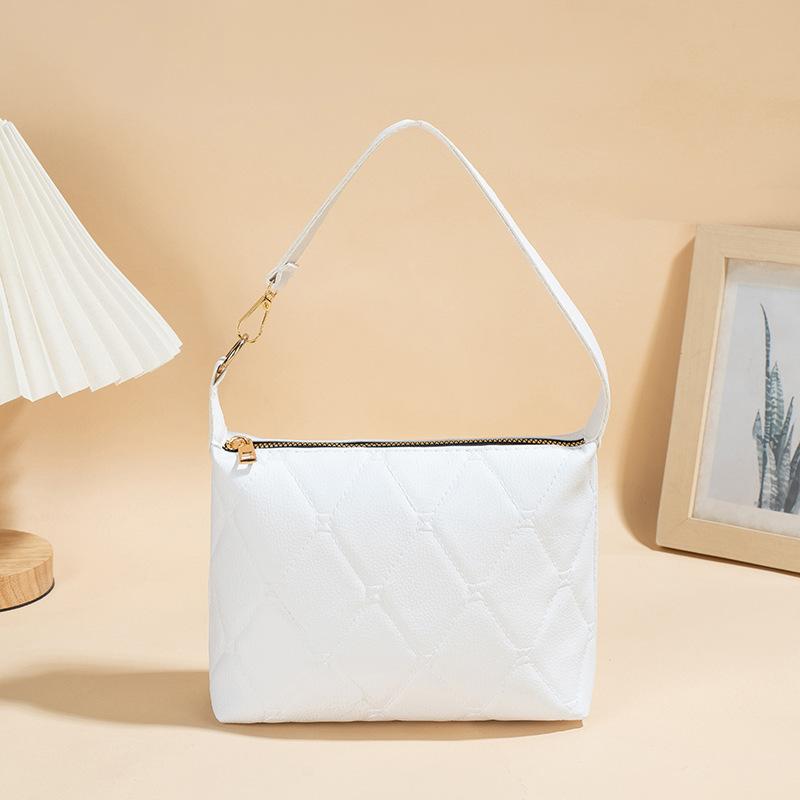New Soft Versatile Texture Handbag, Rhombic Rust-resistant, Minimalist High-fashion Casual Mid-size