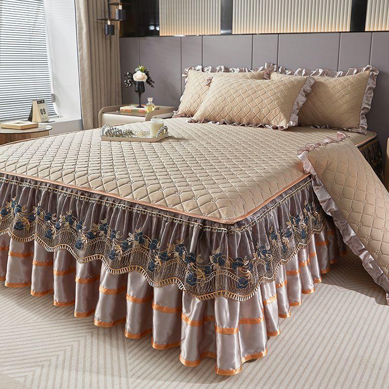 3pcs Bedroom Set High-End Crystal Velvet Bed Skirt Three-Piece Set with Thick Lace Trim, Korean Princess Style Warm and Non-Slip Mattress Cover