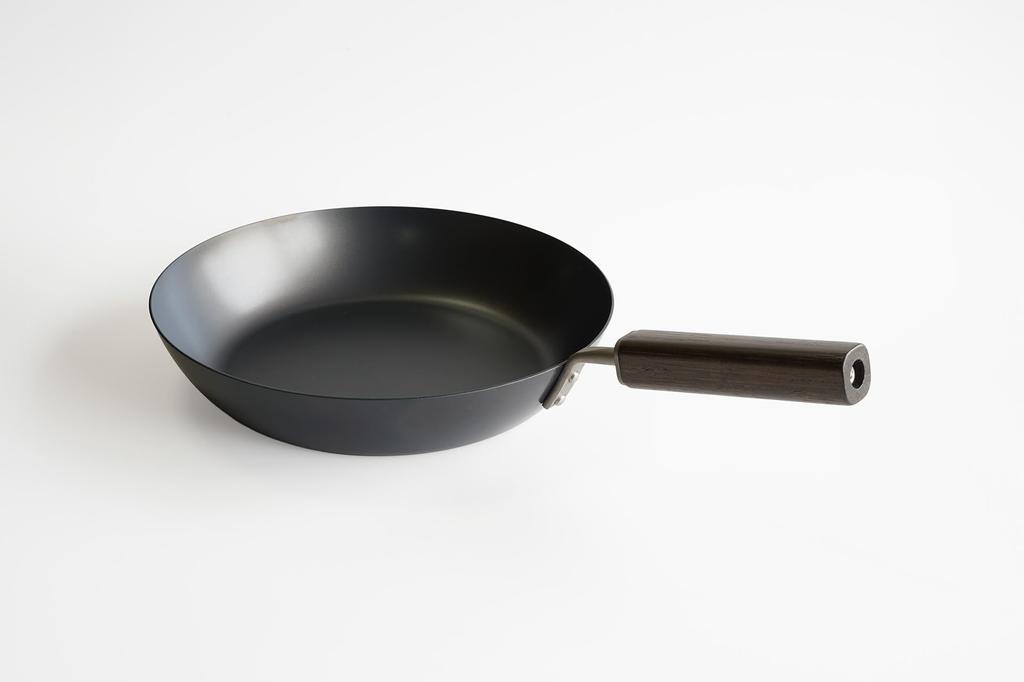 FD STYLE | 24cm Iron Frying Pan with OXYNIT Coating (Nitriding and Oxide Film), No Seasoning Required, IH Compatible, Made in Japan (Tsubame-Sanjo)
