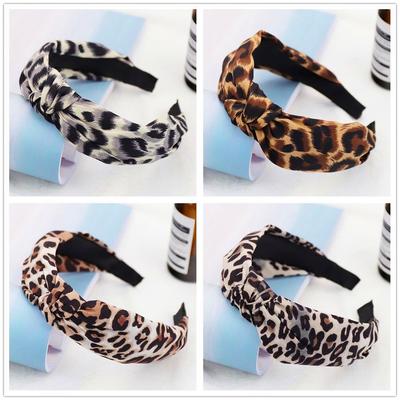 Retro čelenka s leopardím potiskem a křížením pro ženy
