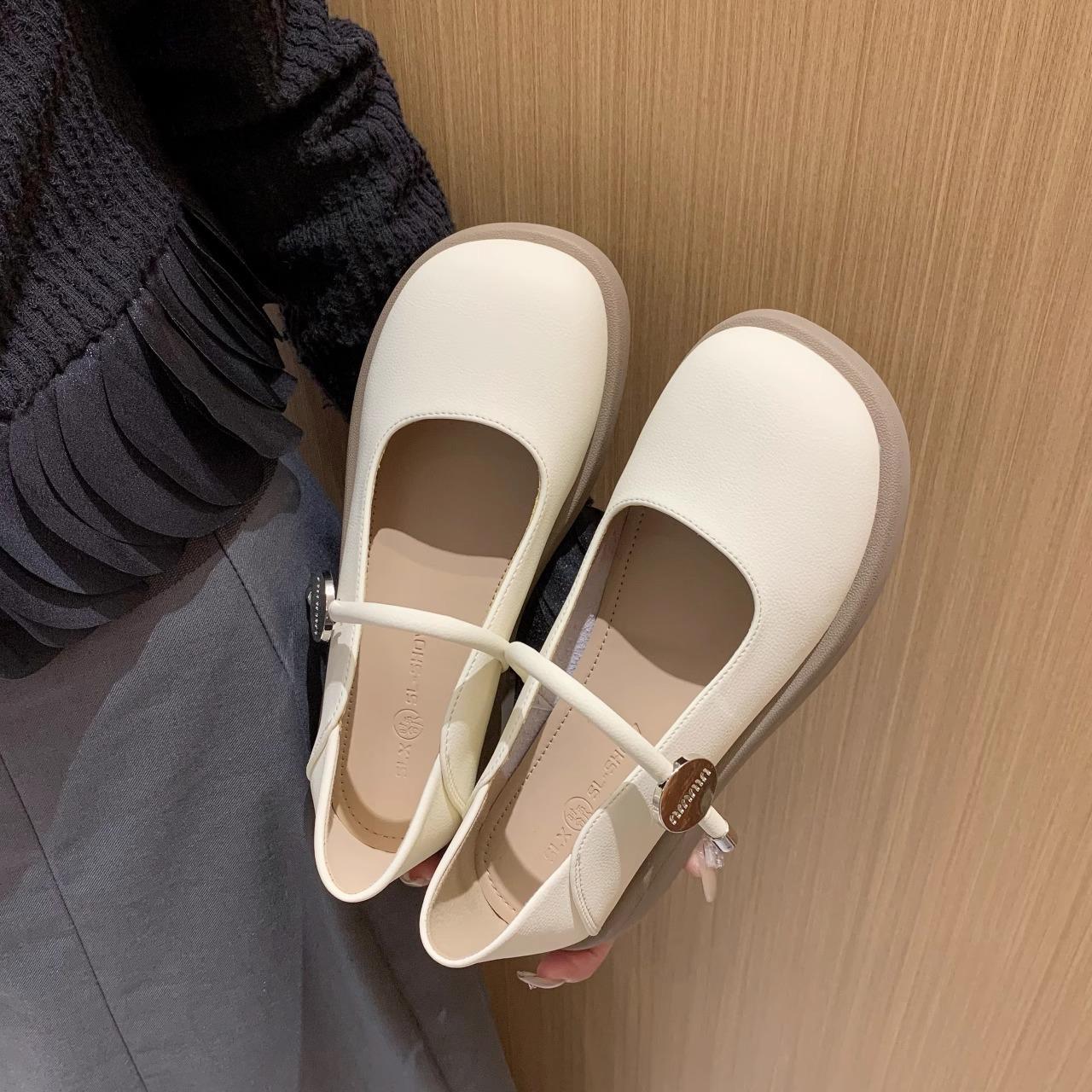 

Mary Jane Flat Shoes for Women Spring and Summer New Style White Loafers with Skirt Gentle Small Leather Shoes 35