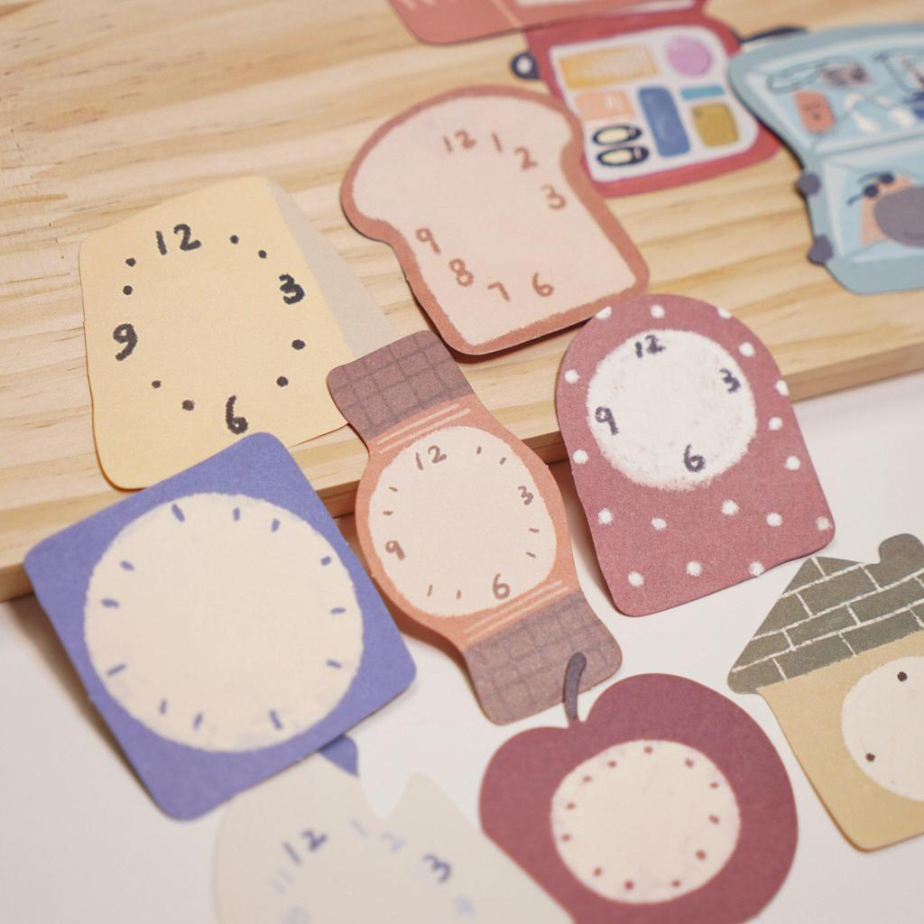 Alien Sticky Notes: Cultural & Creative Design - Foldable, Little Person & Box, Clock-Themed for Planner