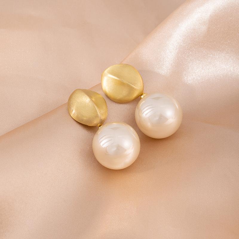 Геометрические серьги-гвоздики с жемчугом в стиле Хепберн, Высококачественные серьги в стиле легкой роскоши, Уникальные простые женские серьги