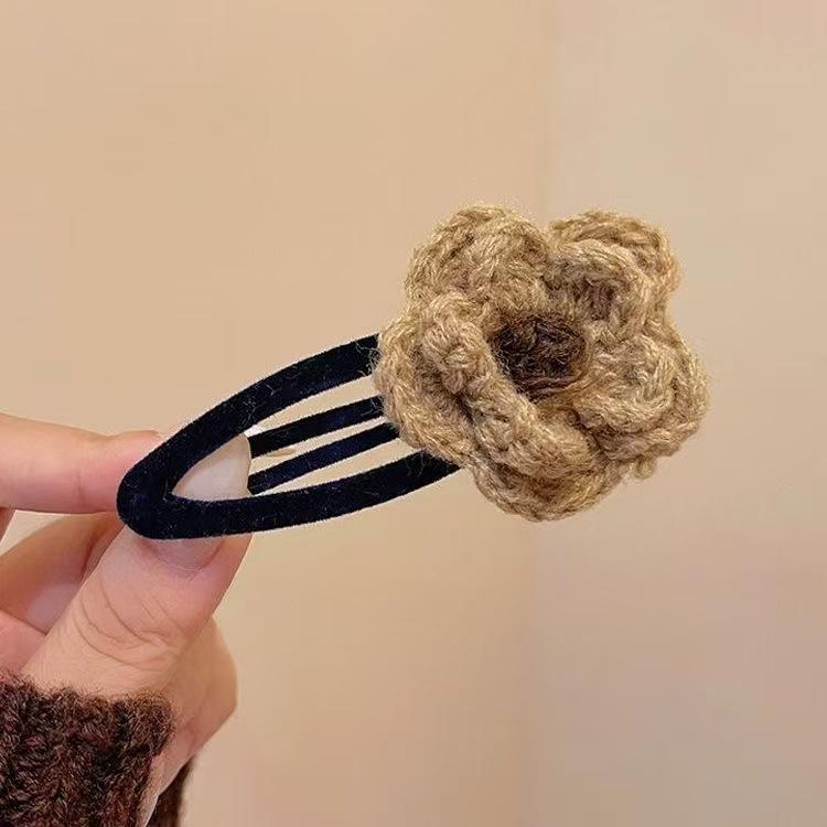 Women's Wool Knitted Flower Hair Clip - Versatile Flocked Edge BB Clip for Sweet, Gentle Bangs