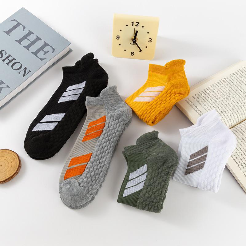 Men's Odor-Resistant White Sports Crew Socks, Thick Terry Bottom for Marathon & Basketball