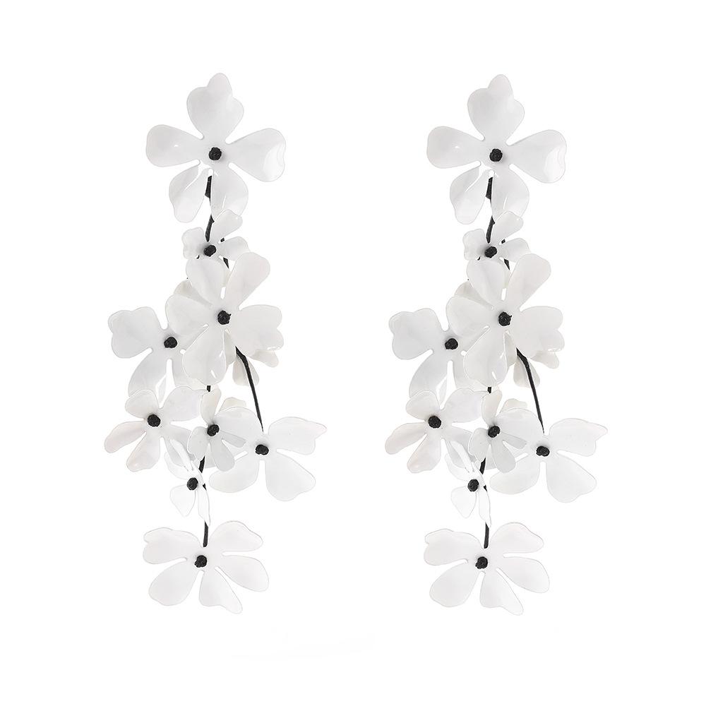 

Metal Woven Flowers Geometric Dangle Earrings for Women New Trend Simple Design Zircon Wedding AccessoriesZAA белый