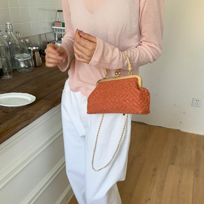 Foreign Style Dinner New Braided Clip Lock 2025 Foreign Style Trend Large Capacity Shoulder Crossbody Chain Shell Bag