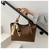 New Retro Large Capacity Tote Bag for Women Versatile Street Style Shoulder Handbag Casual Commuter Work Bag KTB