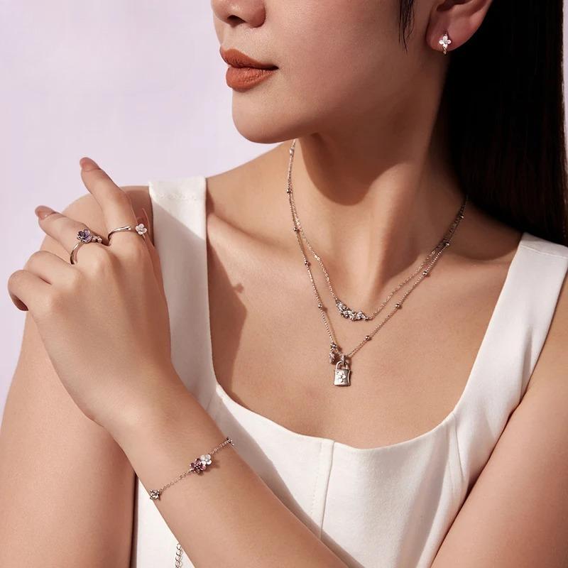 Sterling Silver Sping Flower Pendant Necklace Nacre Shell Lock Chain Necklace for Women Delicate Daily Jewelry Gifts