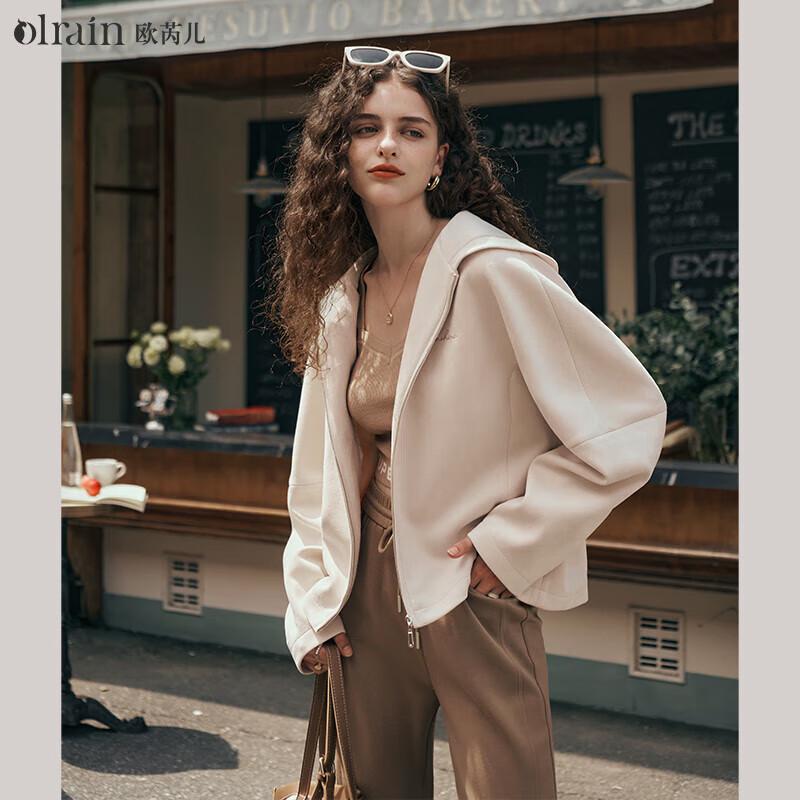 

Женская короткая куртка с капюшоном из замши Olrain S