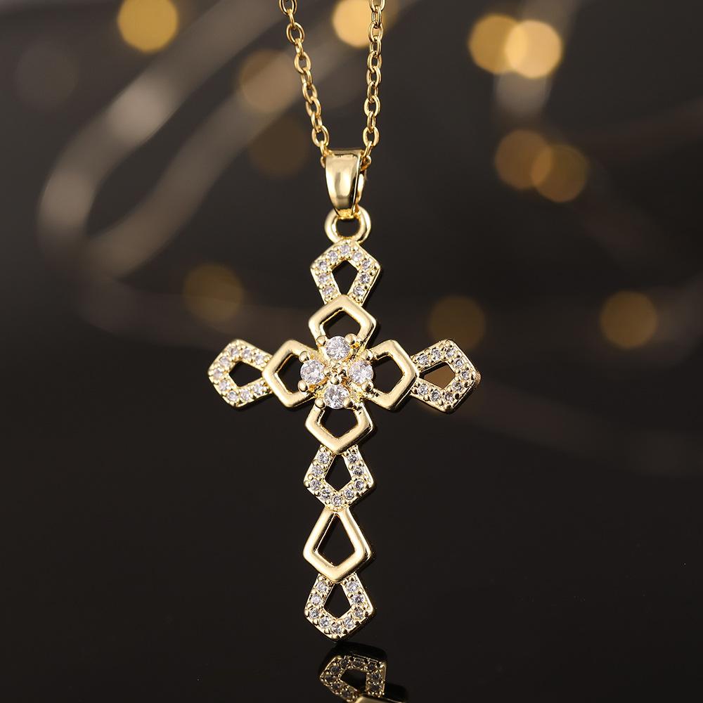 Micro-Set Zircon Cross Pendant Necklace For Women Fashion Versatile Collarbone Chain
