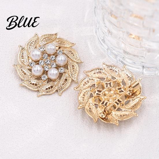 Women Outfit Accessories Retro Rhinstone Flower Brooch for Women Golden Plated Alloy Floral Elegant Lapel Pin Pin Clothing Jewelry Wedding