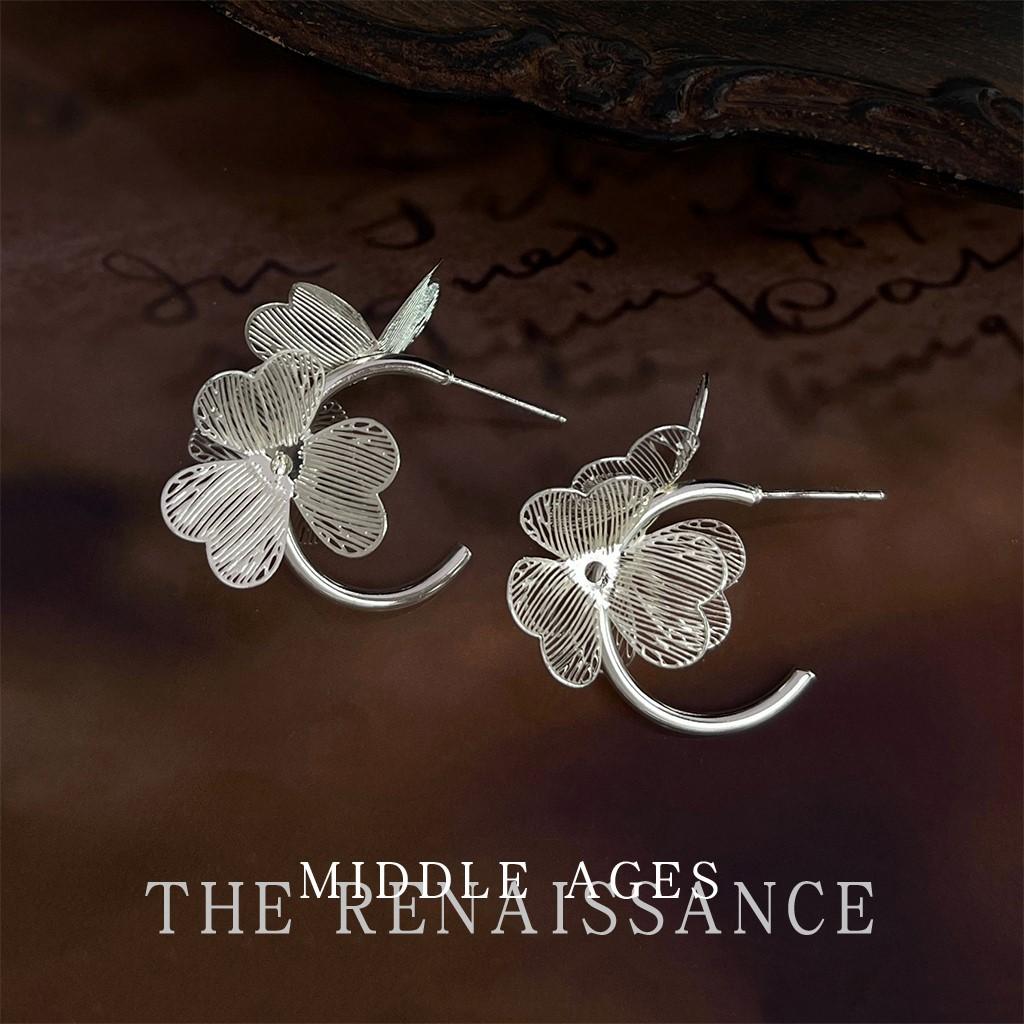 Medieval hollow three-dimensional flower earrings, semi-C-shaped earrings, niche earrings.