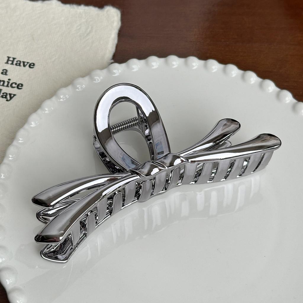 High-end Large Hair Claw Clip In Shiny Silver Resin For Effortless Elegant Hairstyles