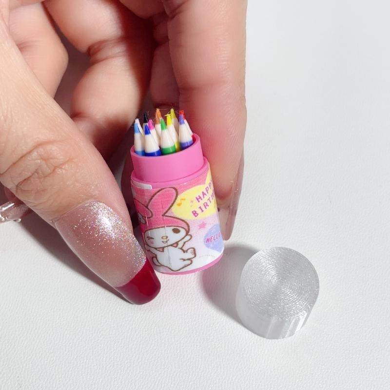 

1 Set Dollhouse Sanrio Miniature Colored Pen Bucket Mini Pencil School Supplies Model Kid Pretend Play Toy Doll House Accessory