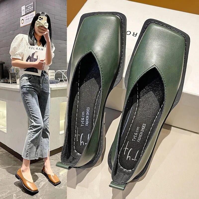 Women's Spring and Summer Flat Bottom Square Head Shallow Mouth Leather Shoes Fashion Temperament Loafers