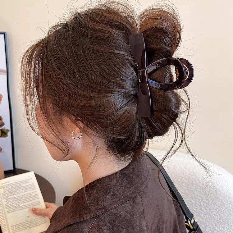 Elegante Pinza Artiglio a Fiocco per Donna - Grande Fermaglio per Capelli, Stile 2024, Perfetta per Acconciature Raccolte, Autunno/Inverno, Look di Alta Gamma, Design a Squalo.