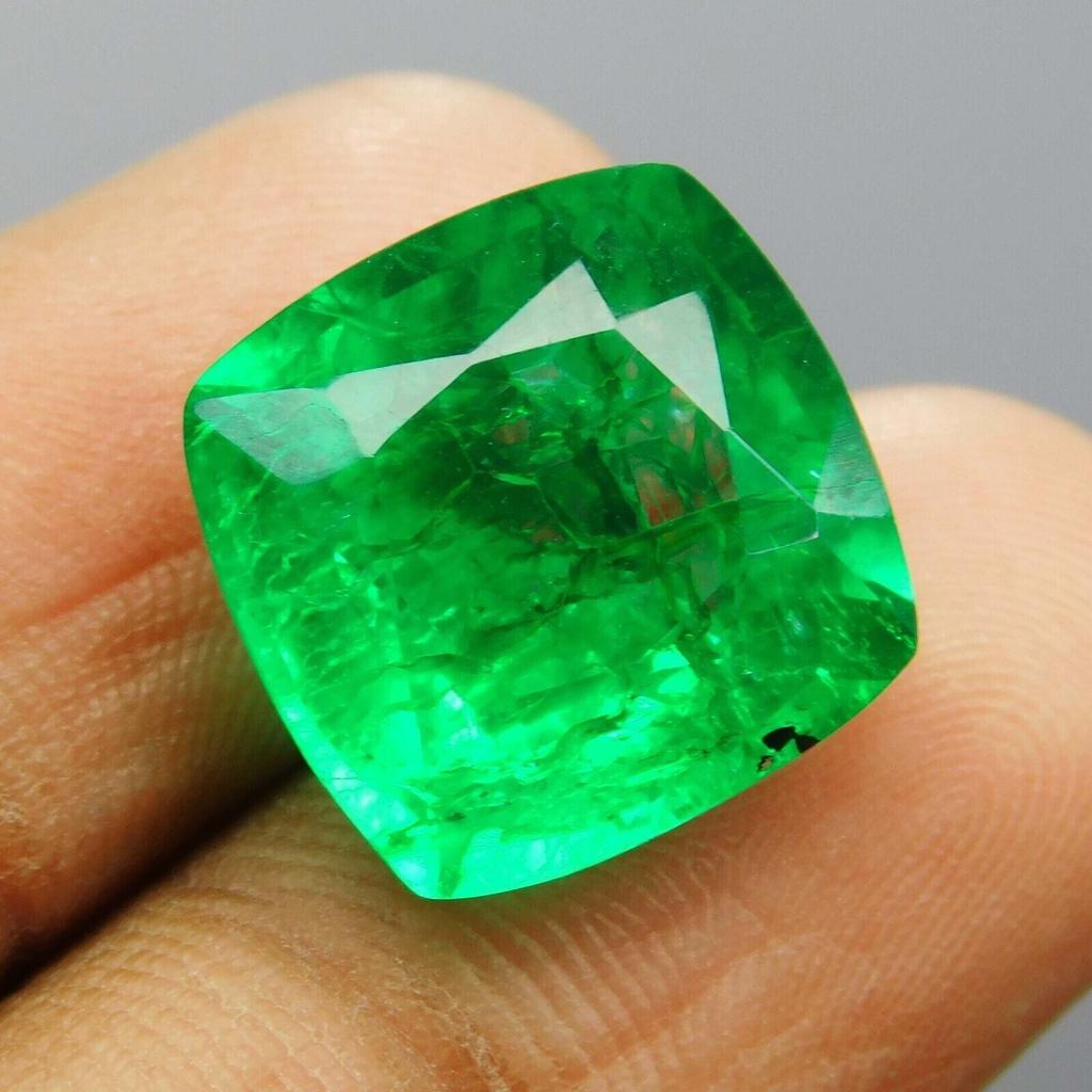 Natural Green Emerald Loose Gemstone 8.16 ct Square Cushion Shape for Jewelry Making and Crafts