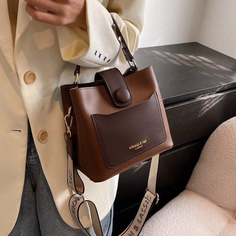 Trendy Color Block Womens Shoulder Bag Stylish Soft Bucket Bag Ideal For Everyday Use