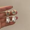Silver Needle Retro Flower Pearl Earrings French Niche Stud Earrings Light Luxury High-end Earrings Women