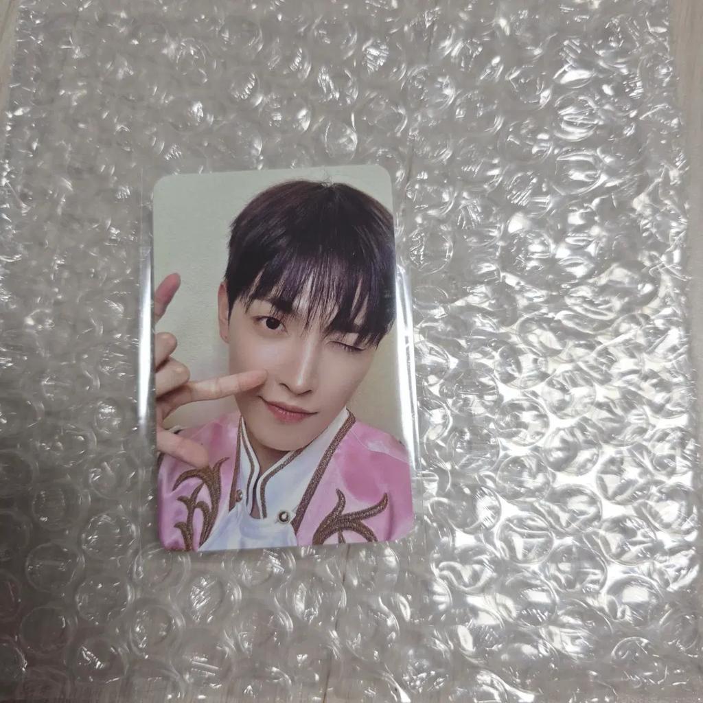 ATEEZ Makestar Cuties POB Hongjoong photocard