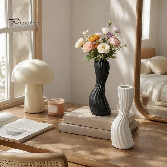 Unique Relief Pattern Vase Minimalist Twisted Vase, Modern Ribbed Flower Decorative Container, Creative Stylish Entrance Hall Decor Floral Arrangement