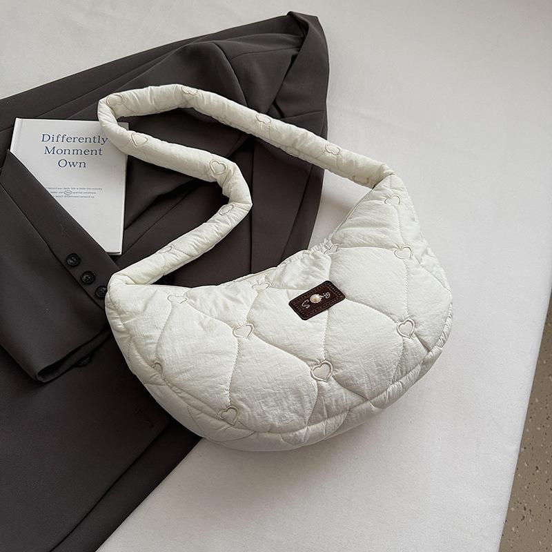 2025 Autumn New Cloud Bag Niche Large Capacity Dumpling Bag Messenger Bag Down Bag Large Bag Tote Bag Women