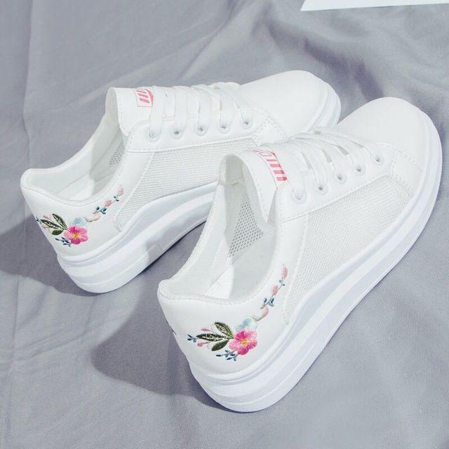 2020 summer new shoes female student Korean version casual breathable thin mesh sports shoes thick sole Harajufeng white shoes