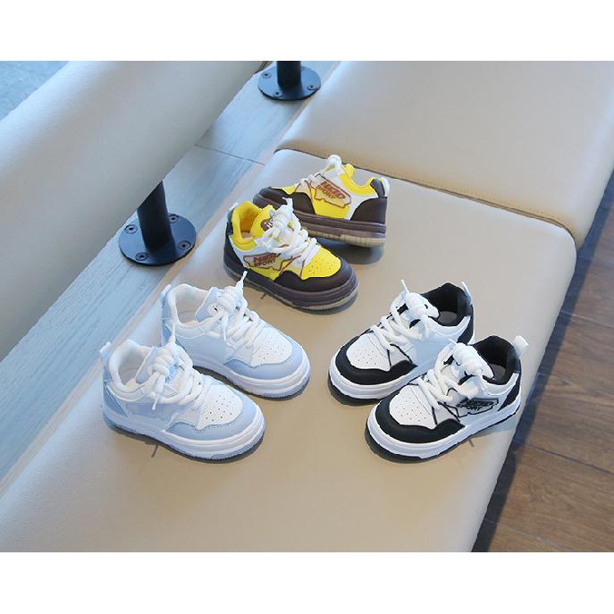Children's Sneakers2026Spring and autumn boys' casual sneakers, new high-top girls' white shoes, soft-soled baby shoes