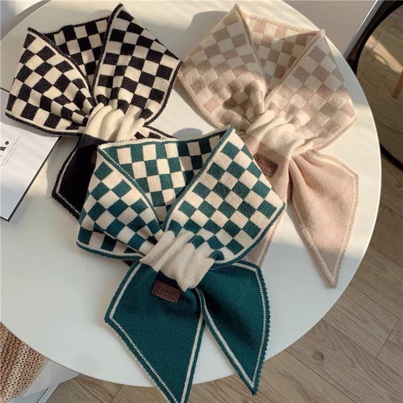 Checkerboard Cross Small Scarf for Women Korean Version  High End Warm and Versatile  Winter Fashionable Scarf Spring and Autumn Decorative Scarf