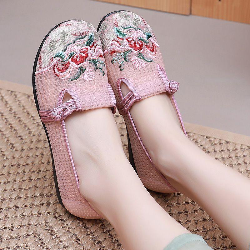 Summer Mesh Breathable Cloth Shoes for Women with Soft Soles Slip Resistant and Comfortable One Foot Embroidered Shoes