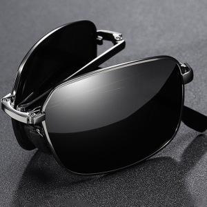 Metal fashion high-end sunglasses men's sunscreen sunglasses women's folding sense of radiation protection experts explosion