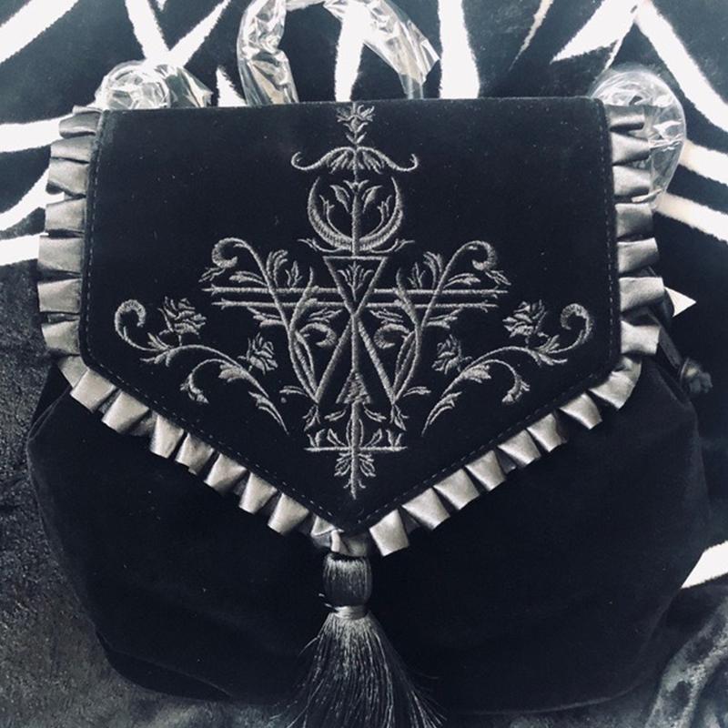 Zaino in velluto Harajuku scuro Zaino da donna con ricamo magico gotico Stile punk nero Zaino da donna Borse da viaggio Borsa a tracolla
