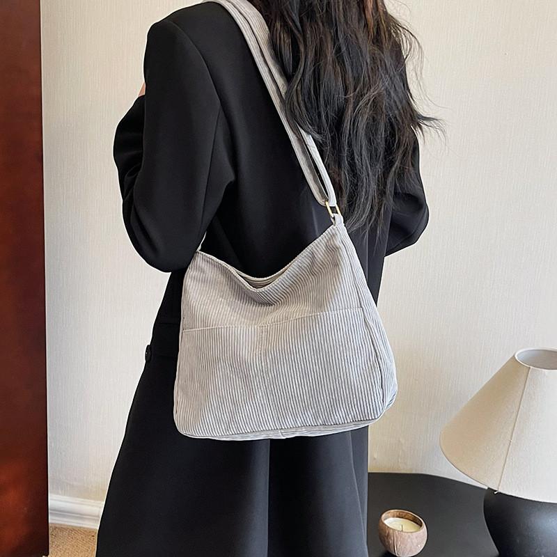 Stylish Large Capacity Women's Fashionable Tote Bag For Street Chic Everyday Use