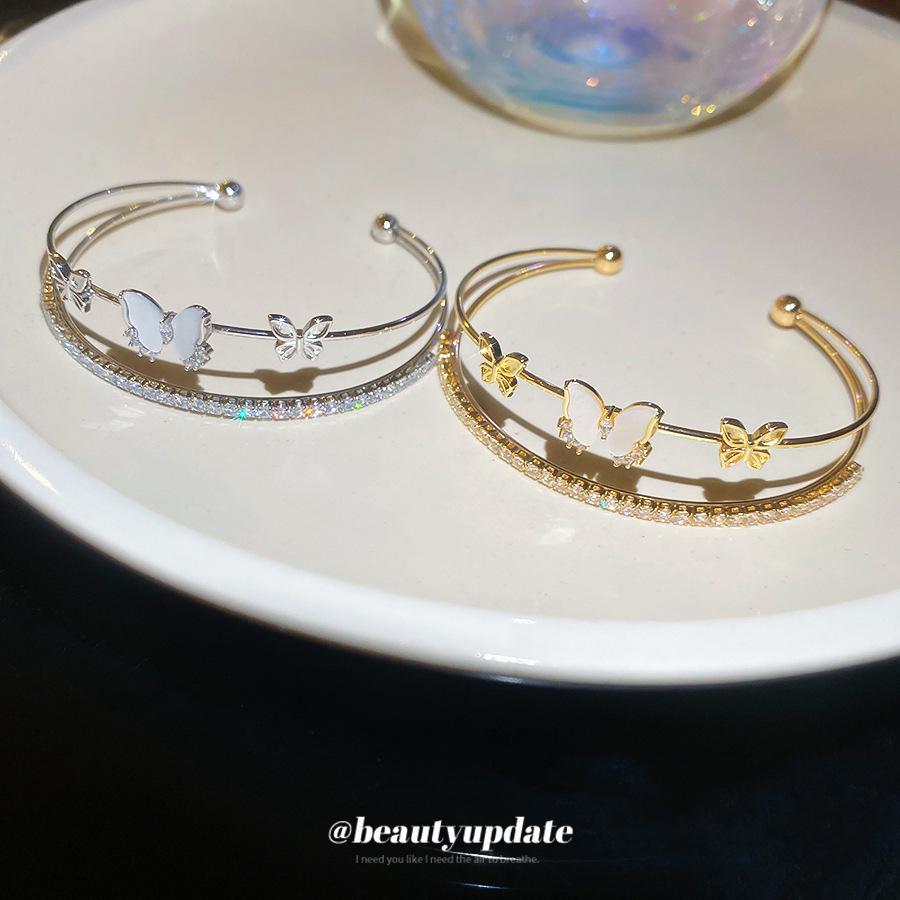 Korean Style Zircon Butterfly Bracelet: Elegant, Fashionable, and High-End Hand Jewelry Design.