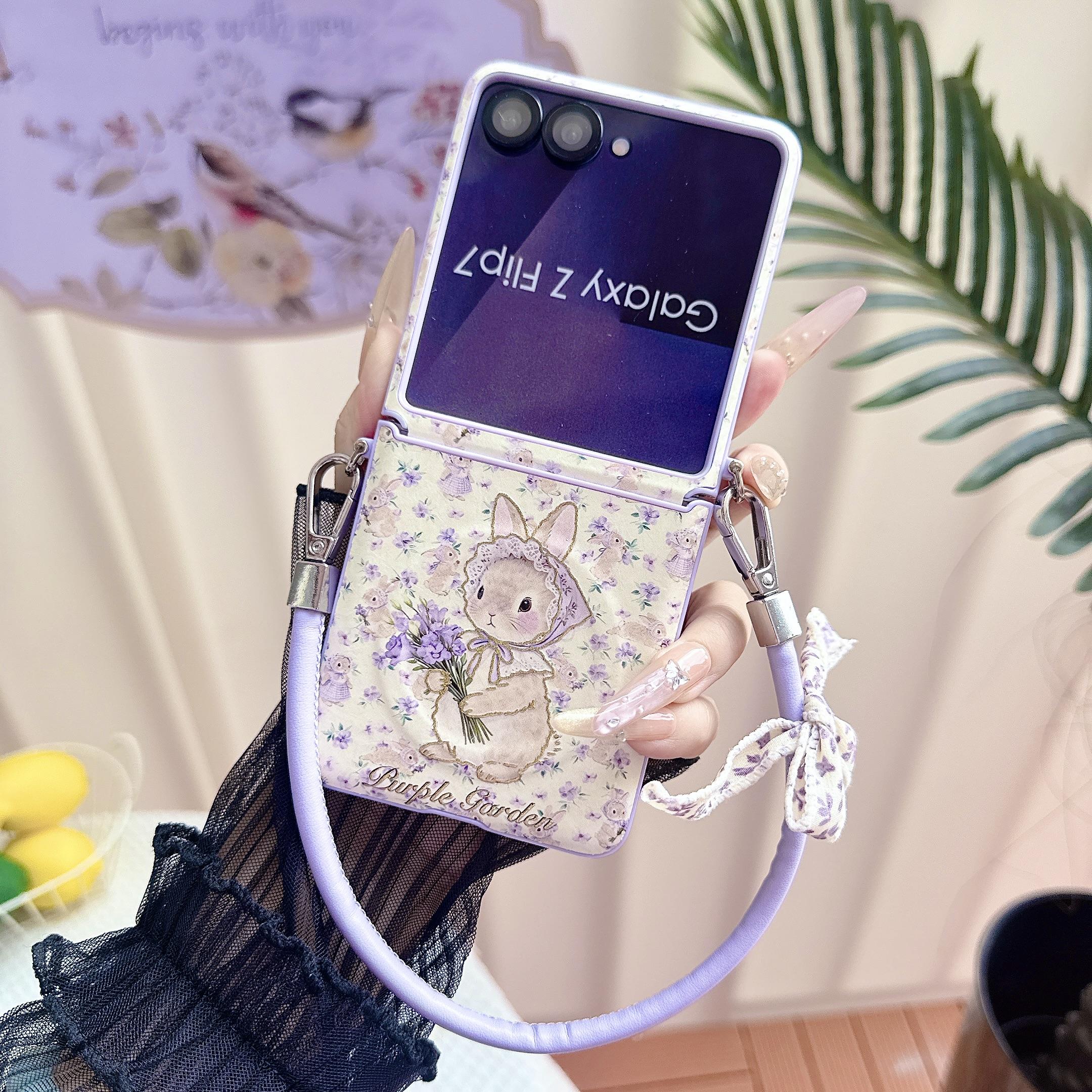 

Purple Rabbit Z Flip7 Beautiful Wristband Magnetic Phone Case For Samsung Galaxy Z Flip 7 Z Flip6 Flip 5 6 Handheld Flip Cover Galaxy Z Flip5 фіолетовий