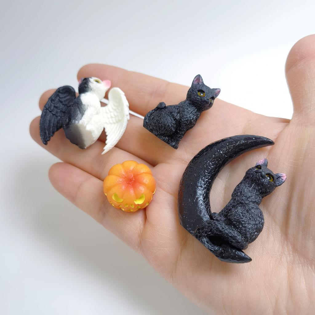 100 Stück Halloween Schwarz-Weiß-Katzen Harzfiguren Mini Harzornamente für Mikro-Landschaft Auto Schreibtisch DIY Basteln Bonsai Dekoration