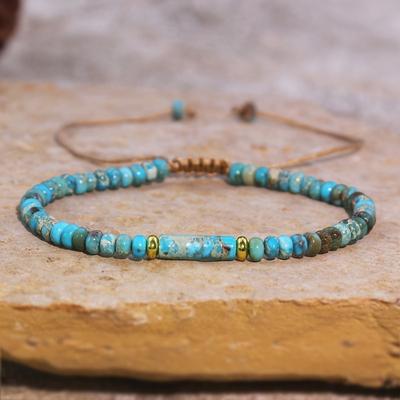 Einfaches geflochtenes Armband mit königlichen Edelsteinen, natürlicher Luxus, einzigartiges modisches minimalistisches Design