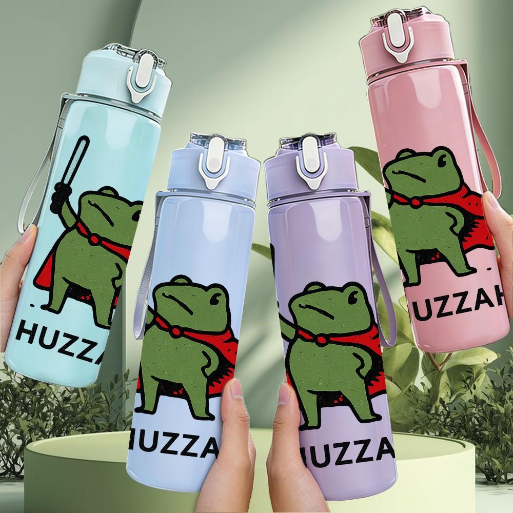 1PC Super Hero Frog Huzzah Print 750ml Color Plastic Sports Water Bottle Leakproof Flip Straw Lid Suitable for Sports Office Home Use
