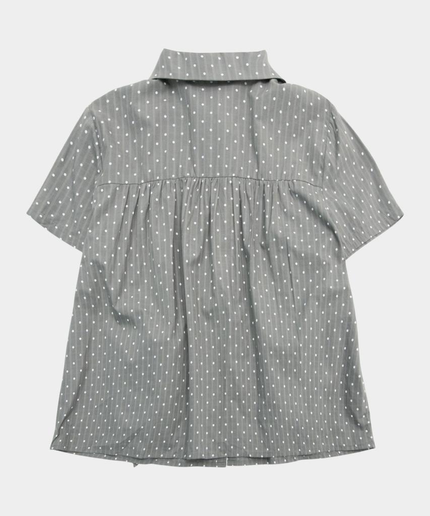 SOME PLACE Dot Layered Shirred Pocket Ribbon Strap Round Collar Short Sleeve Blouse Shirt [Charcoal]