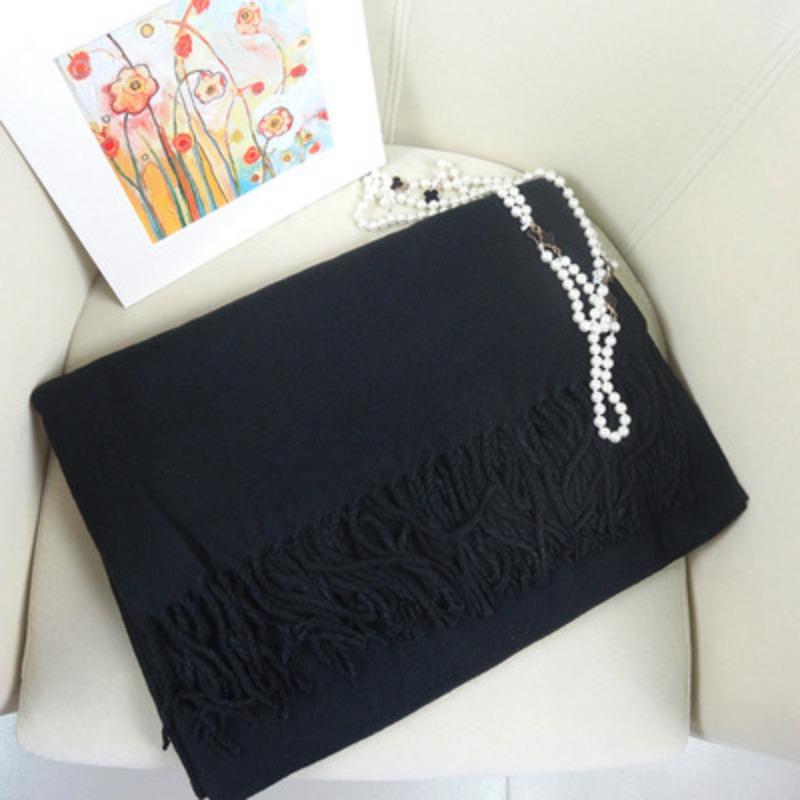 Travel photo style, Zhang Xinyuan retro Chinese red versatile imitation cashmere scarf shawl
