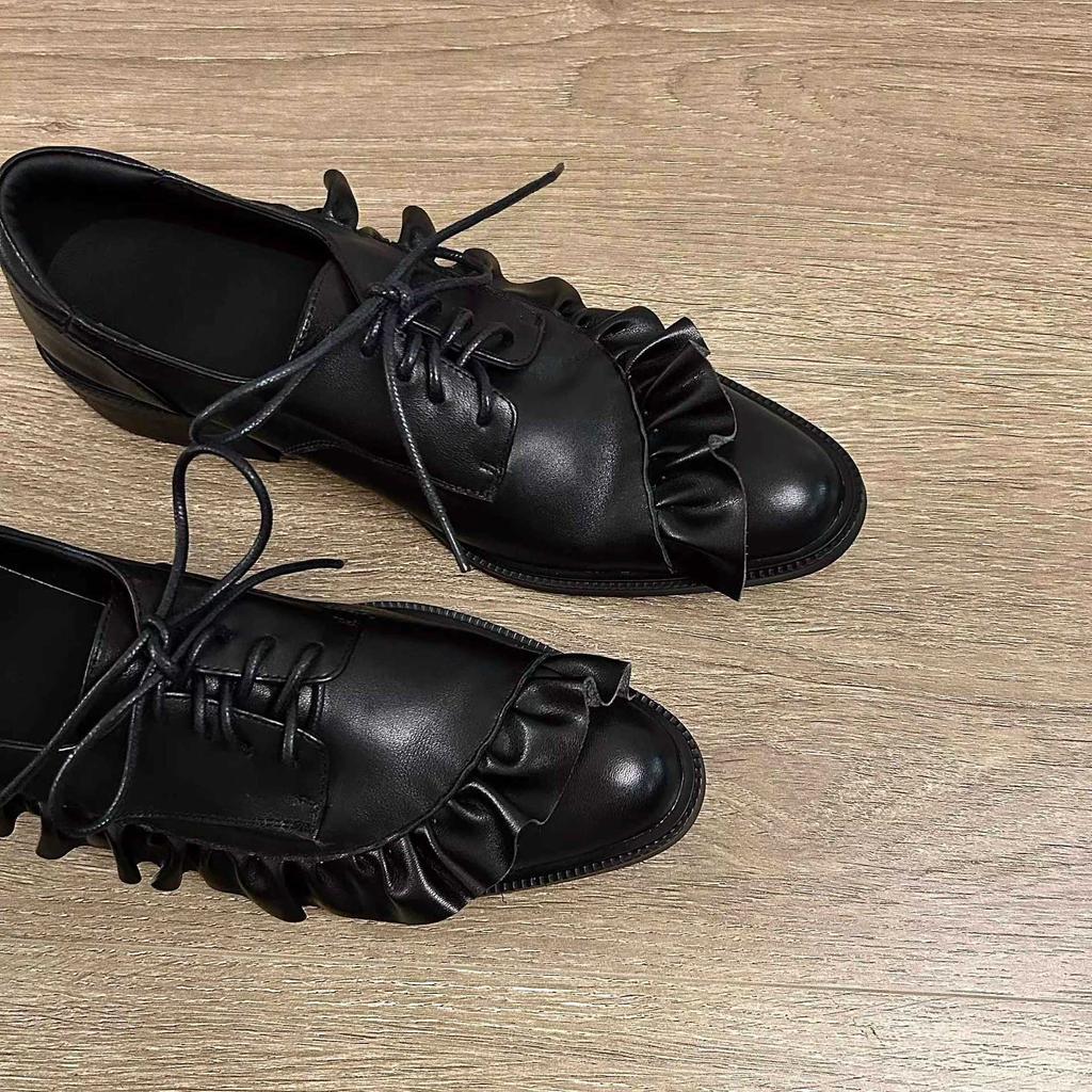 2025 spring fashionable European and American niche design original dark lotus leaf edge lace-up small leather shoes thick heel small single shoes wom